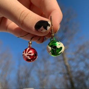 NWOT: GREEN AND RED ORNAMENT CHRISTMAS EARRINGS